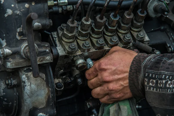 Revisión mecánica de un tractor