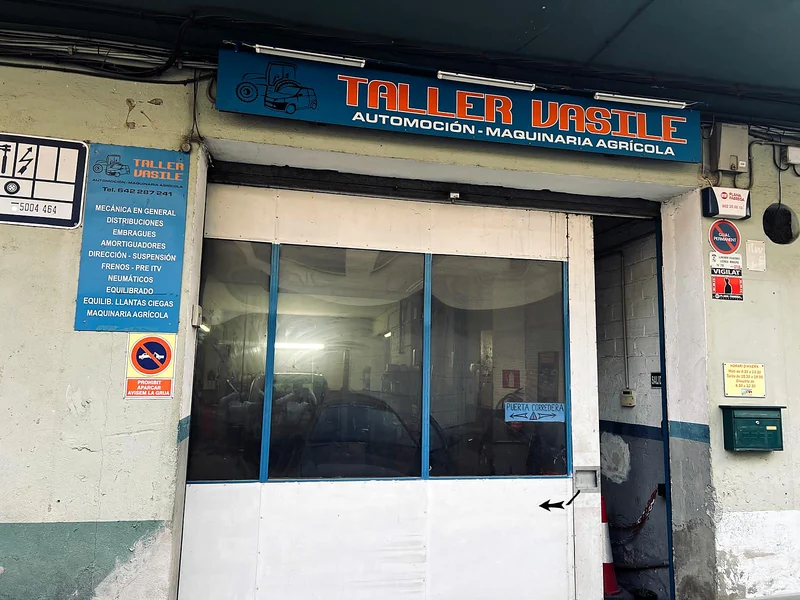 Fachada del Taller Vasile en Albatàrrec